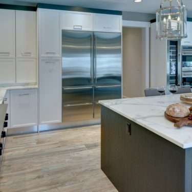 Transitional Kitchen Cabinets – Englewood